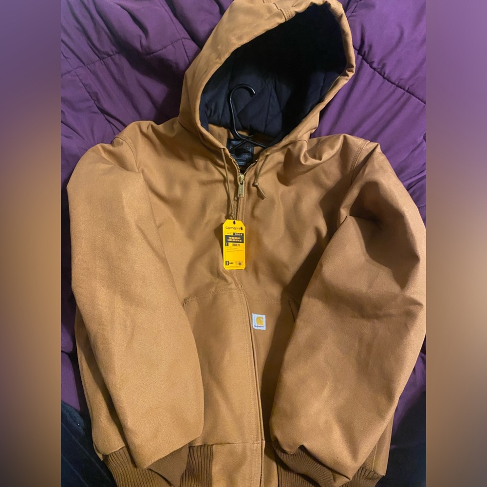 NWT Carhartt coat. Size Lt